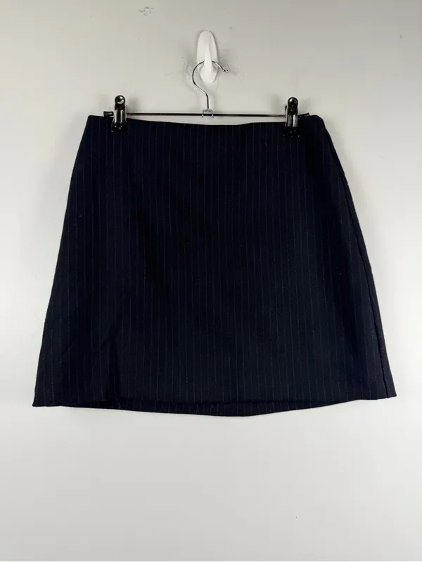 Aritzia Wilfred Twill A-line mini skirt pinstripe in grey and white size 6 - Image 2