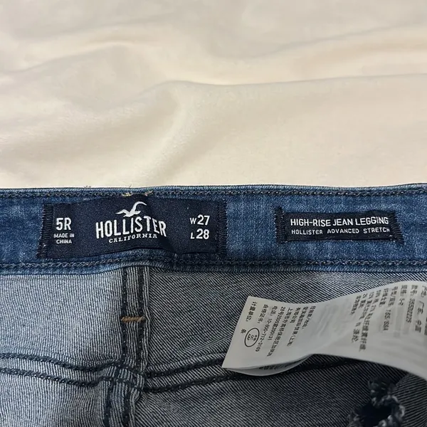 Hollister high-rise jean legging. Size 5r W27 L28 - Image 4