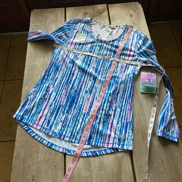 Reel Legends Womens Top‎ Size Small Glowing Lines Money Blue NEW - Image 4