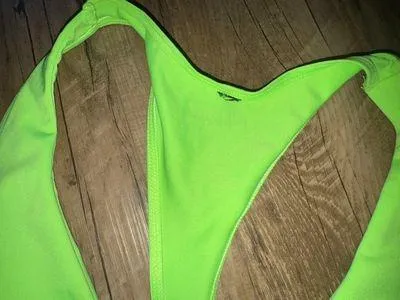 Victoria’s Secret Pink Lime Green Sports Bra - Image 4