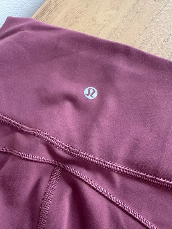 Lululemon In Movement Tight 25" *Everlux Figue 4 - Image 3