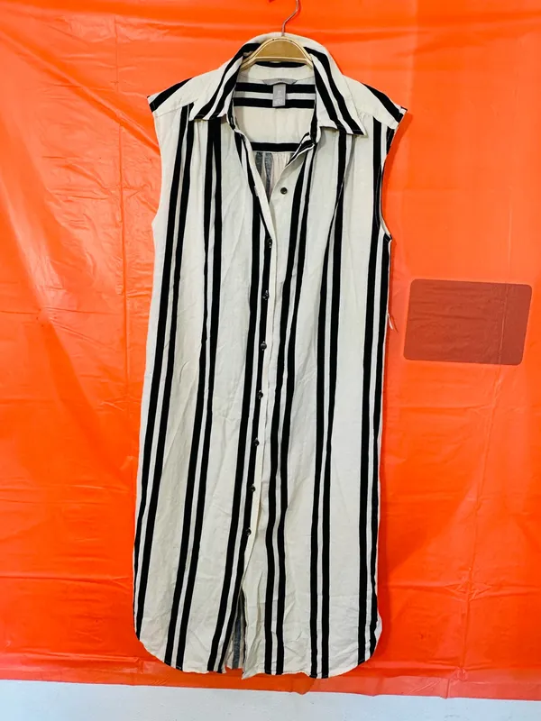 H&M Black & Cream Sleeveless Button-Front Striped Maxi Dress - Image 3