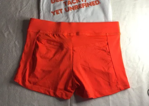 B26 #1 Hooters Girl Worn Uniform Sexy Tank & New Shorts from Saugus MA Size XS - Image 5