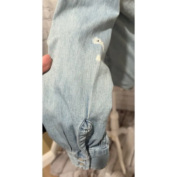 Levi's Denim Western Shirt Pearl Snap Distressed Medium Wash Classic Small - Image 4