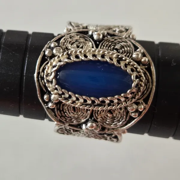 Silver Blue Stone Ring 8.5 - Image 5