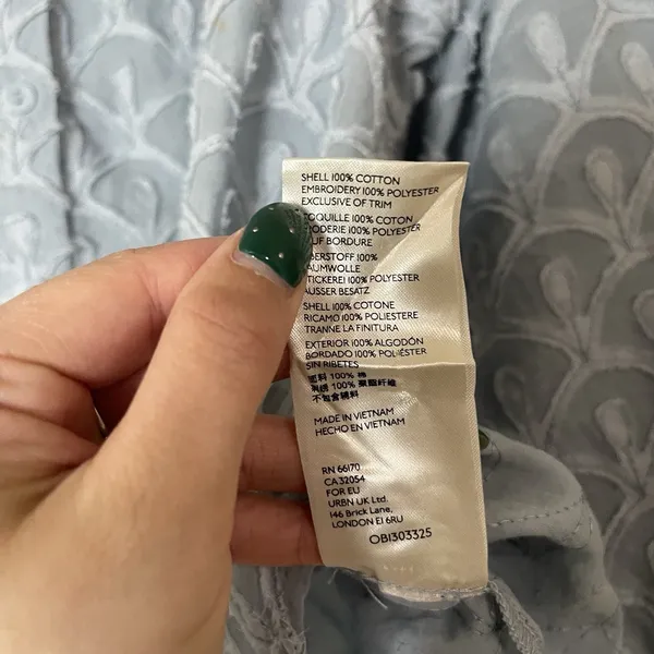 Anthropologie Pilcro and the Letterpress The Bella Femme puff-sleeve embroidered button down M - Image 3