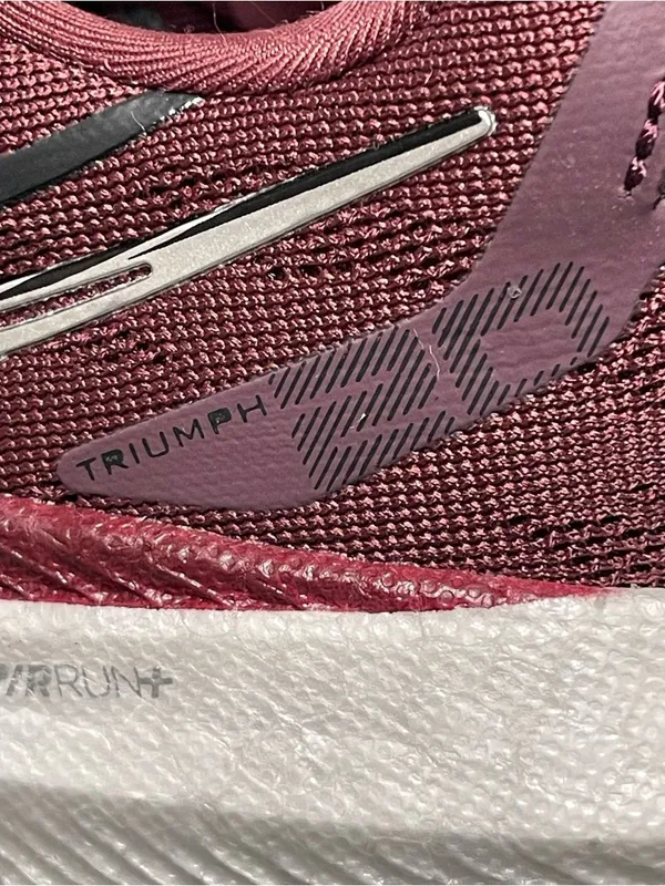 Saucony Triumph 20 Women's Burgundy Running Shoes Size 9 - Image 7