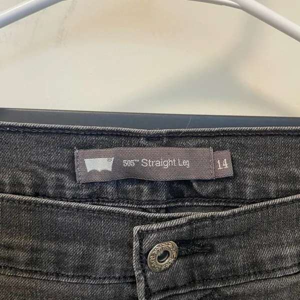 EUC | Levi’s women’s 505 straight leg jeans — size 14‎ - Image 4