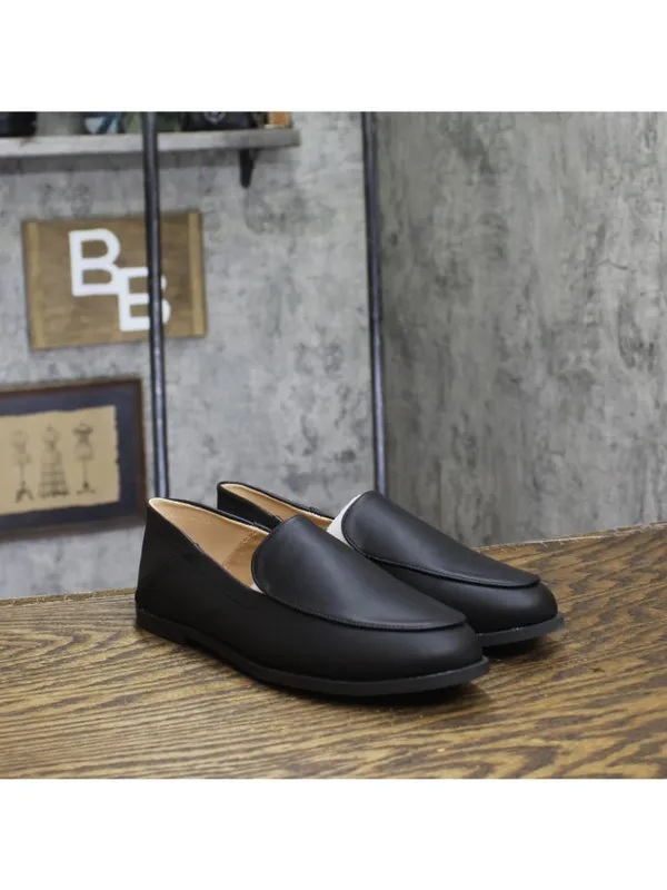 NWT Journee Collection Foam Slip On Almond Toe Loafer Dress Flats Black 6M - Image 5