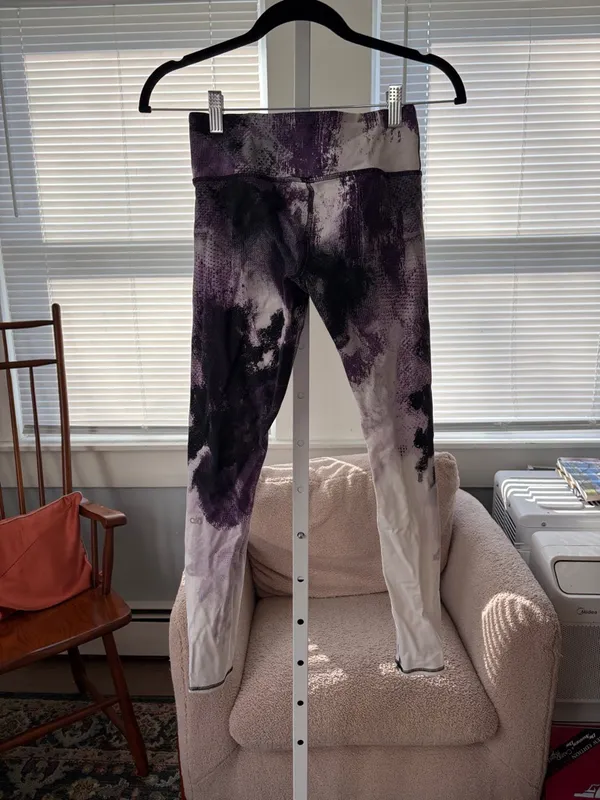 ALO Yoga Purple Black Abstract Tie Dye High Rise Leggings Size S - Image 5
