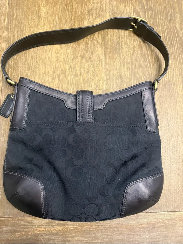 Vintage Coach Black Signature Canvas Shoulder Bag with Brass Hardware - Image 8