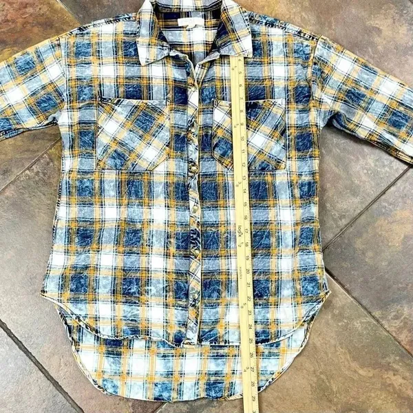 Love Fire Women Long Sleeve Acid Washed Plaid Button Up Small - Image 5