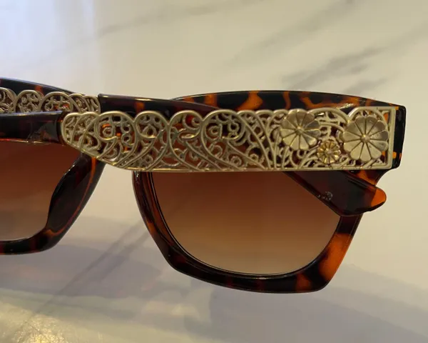 Cute tortoise sunglasses with flower gold frames Multiple - Image 5