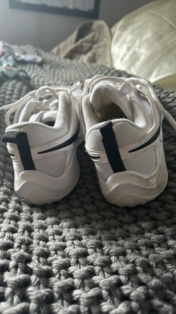 Volleyball Shoes - Image 5