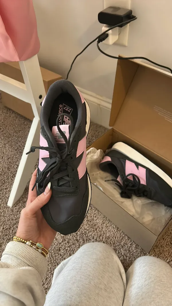 237 New Balance - Image 2