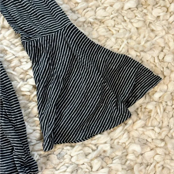 AE flare sleeve stripe soft sexy tee XS - Image 3