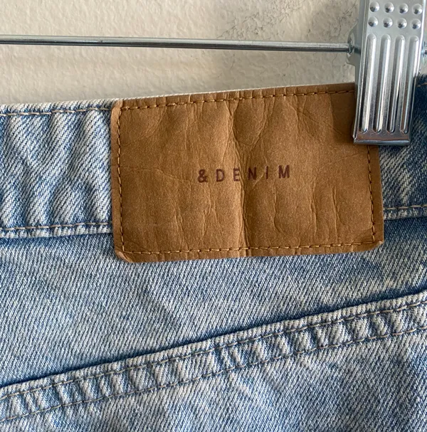 H&M 90’s Boyfriend Jeans - Image 4