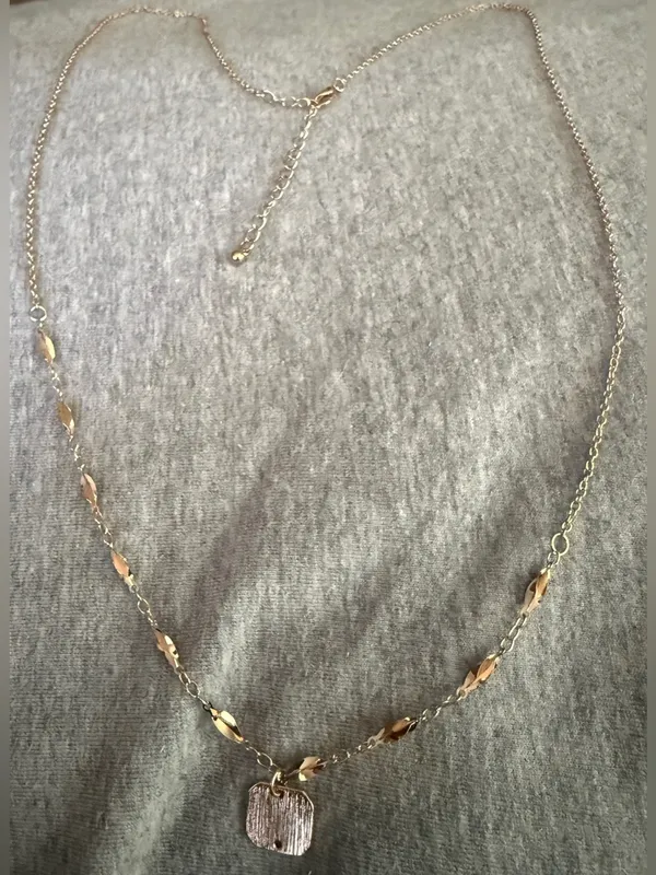 Gold Tone Pendant Necklace with Textured Square Charm - Image 4