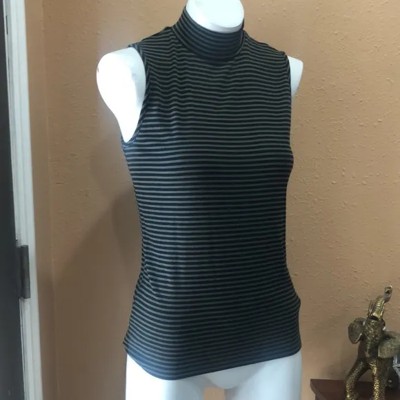 Gap striped sleeveless turtleneck shirt - Image 3