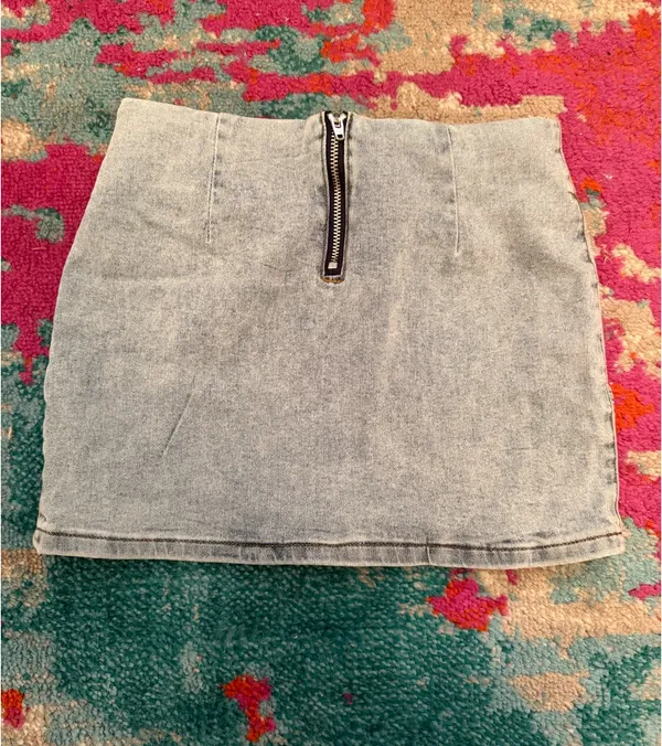 Edikted Low-Rise Jean Skirt - Image 4