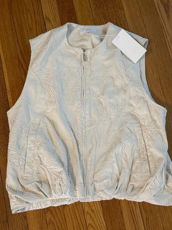 NWT Zara Cream Embroidered Zip-Front Vest blogger favorite M/ L floral - Image 2