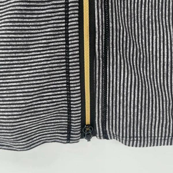 LULULEMON Vinyasa Scarf Wrap Zipper Gold Stripes Black Gray Stretch Multi Way - Image 6