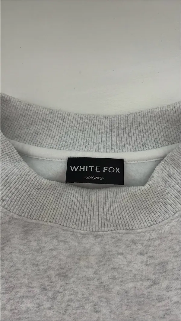 heather grey white fox crewneck - Image 3