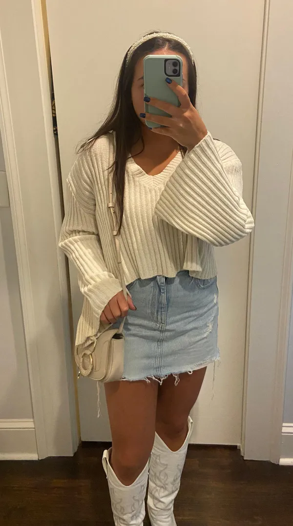 Boutique Cropped Sweater - Image 2