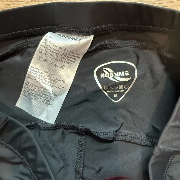 Sugoi Women's Black and Pink Bike Shorts - Image 2