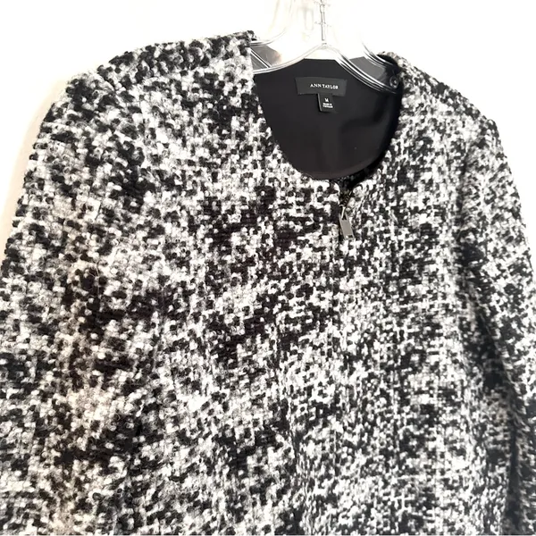 Ann Taylor Wool‎ Blend Chunky Tweed Blazer Women's Medium Black White Zip Front - Image 3