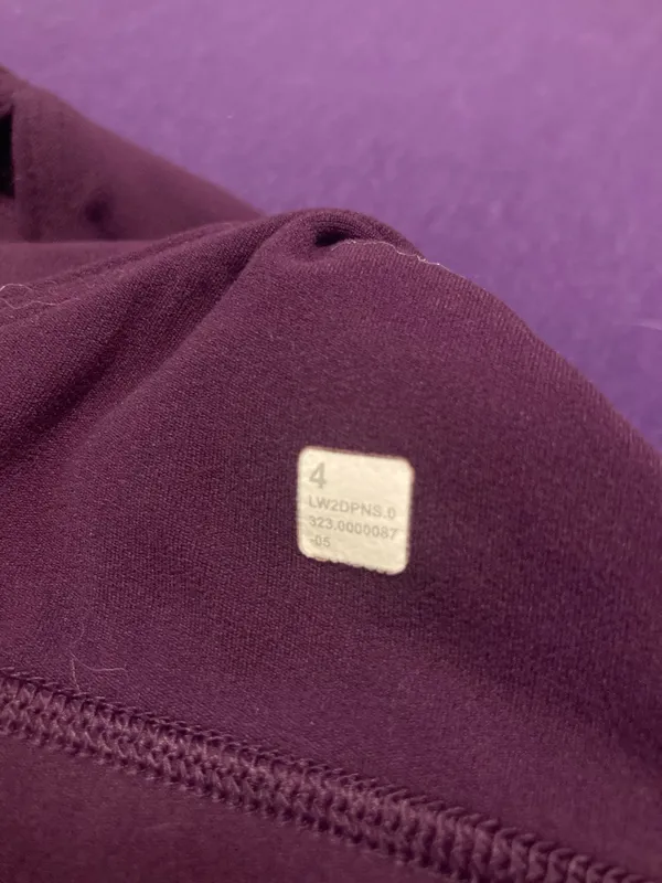 Lululemon Align V-Neck Bra A/B Cup - size 4 - Image 4