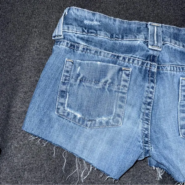 Vintage Old Navy Ultra Low Rise Micro Mini Jean Booty Shorts Blue Denim Sz 2 Y2K - Image 6