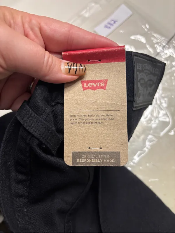 Levi’s Middy Straight Jeans Black Size 28x30 New Womens Classic Mid Rise - Image 5