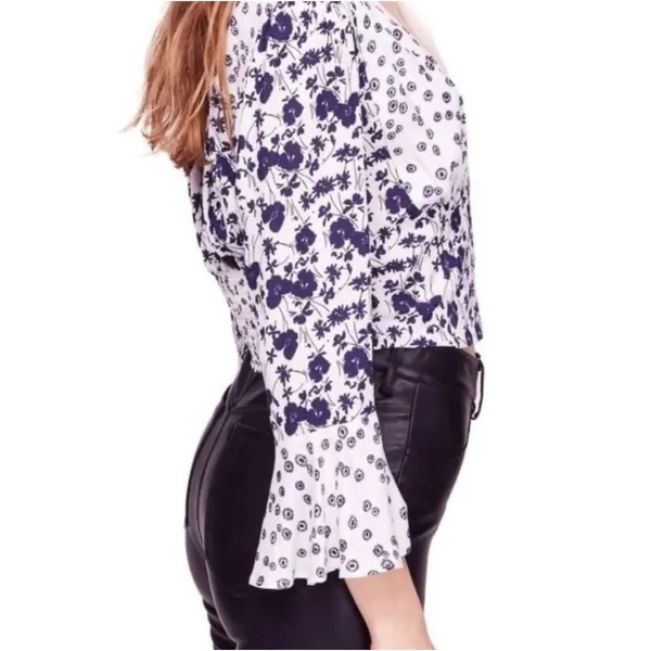 Free People Lady Bohemian Cropped Blouse Navy White‎ Floral Bell Sleeve Large - Image 3