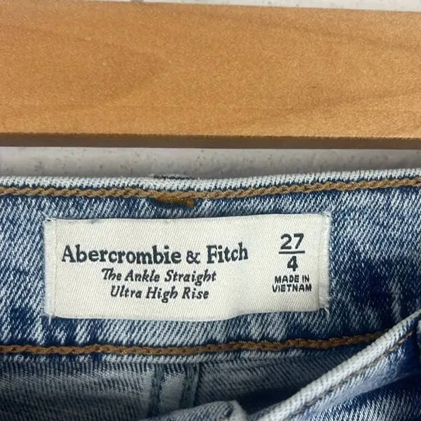 Abercrombie & Fitch the ankle straight ultra high rise light wash jean - Image 2