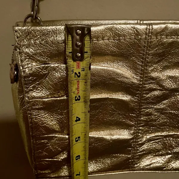 The Sak gold pleated bag - Image 4