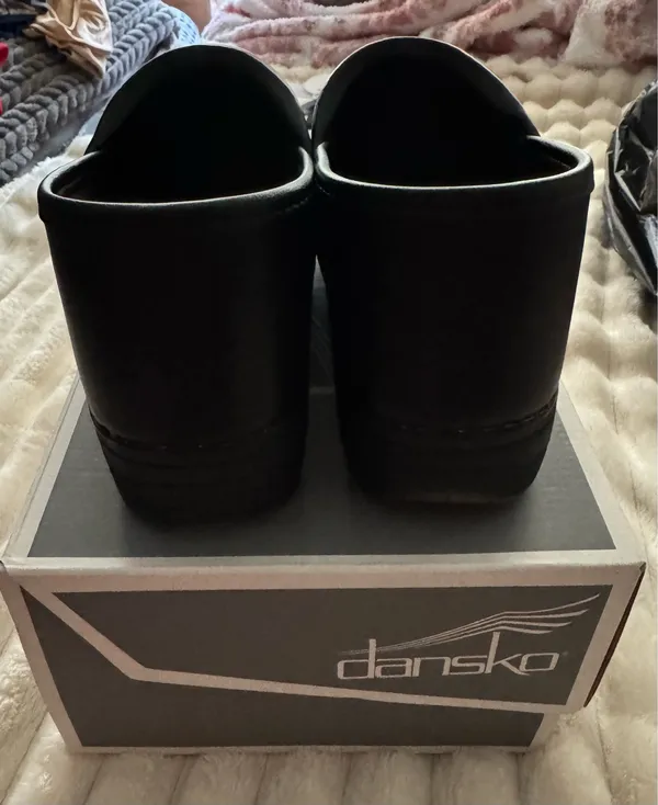 Women’s Black Leather Dansko XP Clogs Size 41 - Image 3