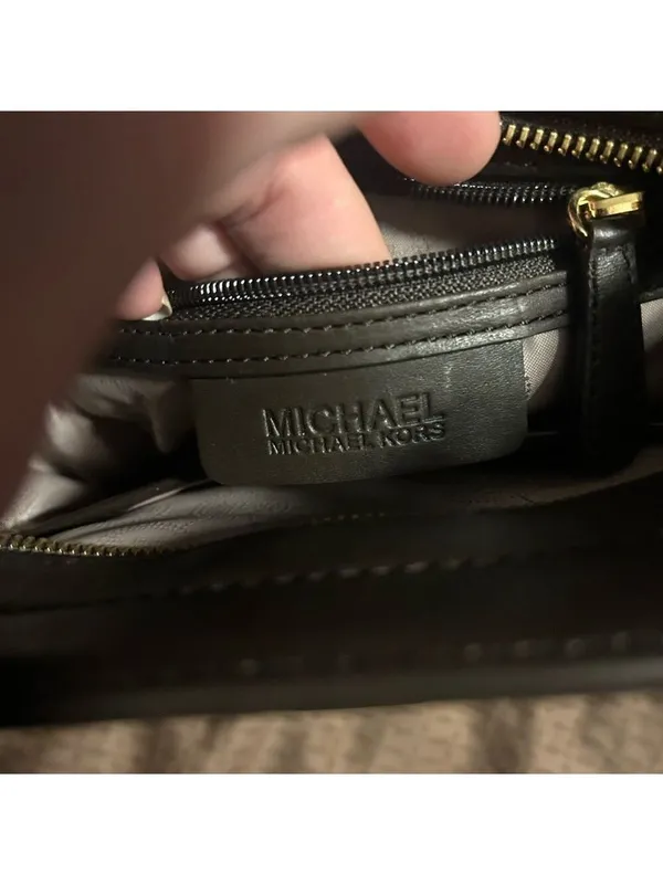Michael Michael kors cross body - Image 9