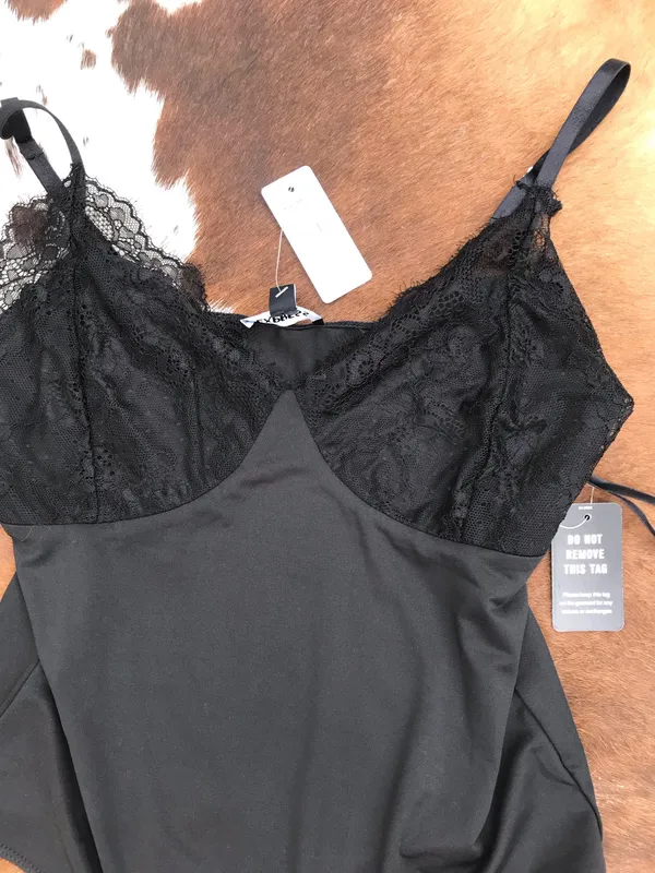 NWT Express Lace Trim Bodysuit Sz M - Image 4