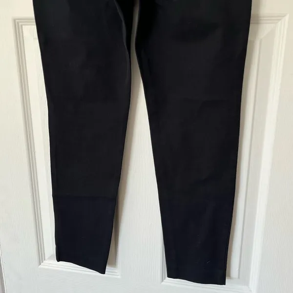 Old Navy Pixie Never-Fade Cropped Pants - Size 4 - Image 4