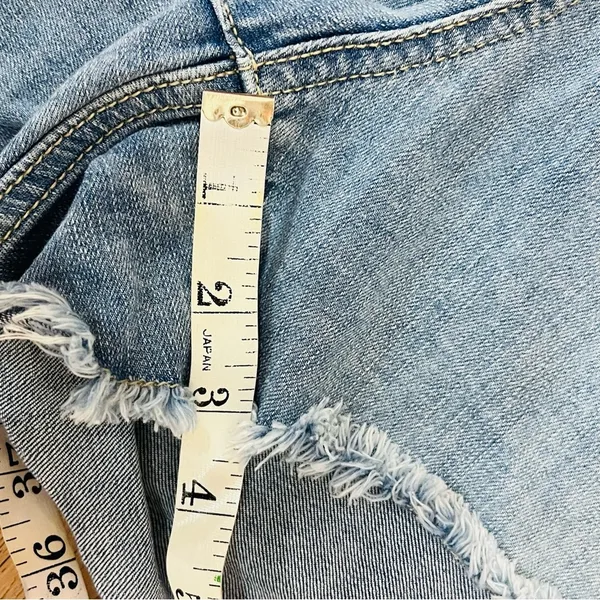 Torrid denim shorts raw hem size 18 - Image 5