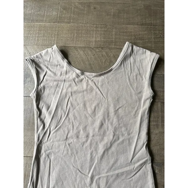 Bella Bird Women's Gray Basic Tee Tank Top‎ size Small - Image 6