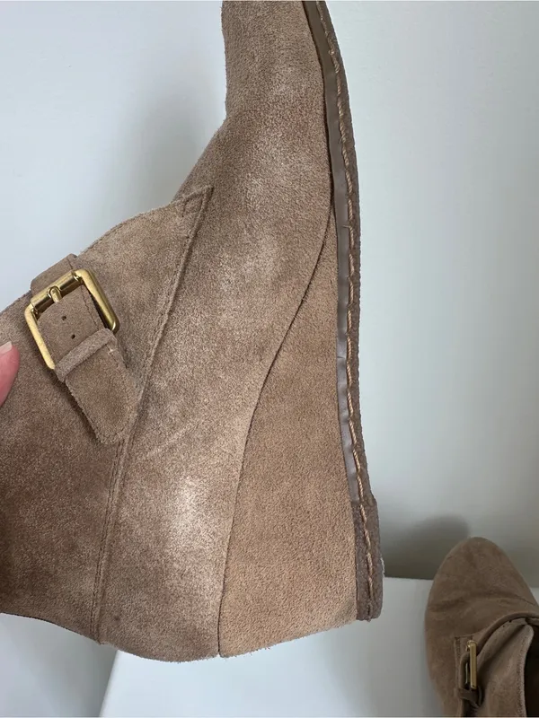 Franco Sarto Amerosa Buckle Wedge Bootie Tan Suede Size 9 - Image 7