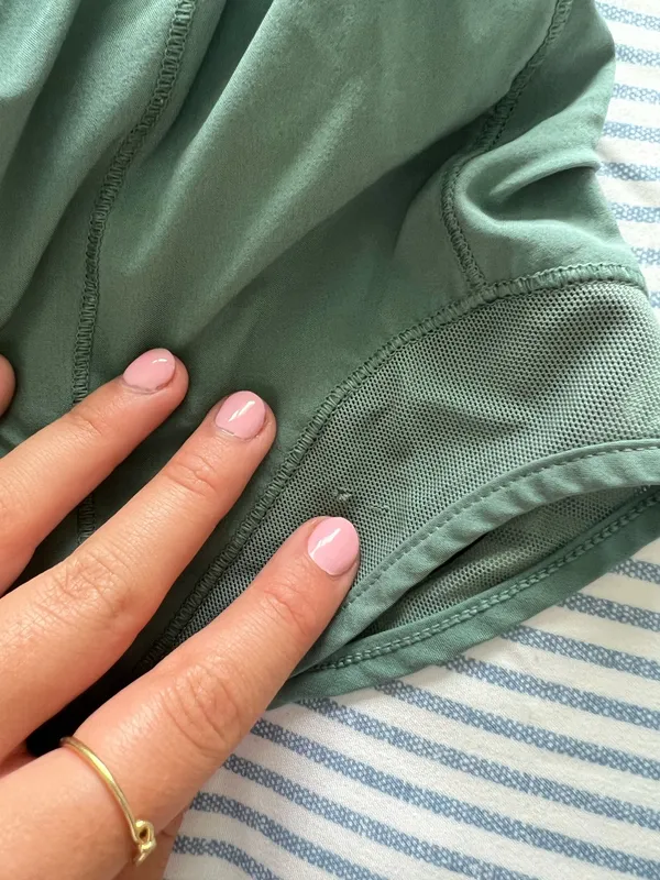 Lululemon Shorts Hotty Hot - Image 4