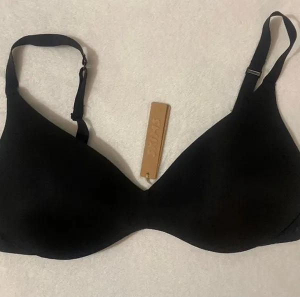 SKIMS Wireless Push-Up Bra 32C - Image 2