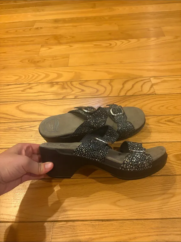 Dansko Sophie Black Shagreen Textured Leather Slide Buckle Sandal Size 9 - Image 6
