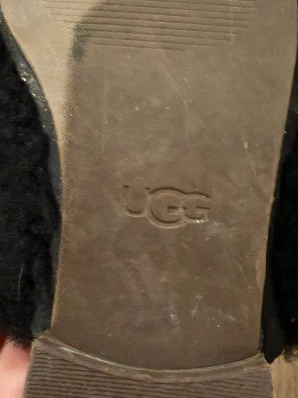 UGG Janaya Cozy Mule – Women’s Black Sheepskin Slip‑On (Size 7.5 ) - Image 8