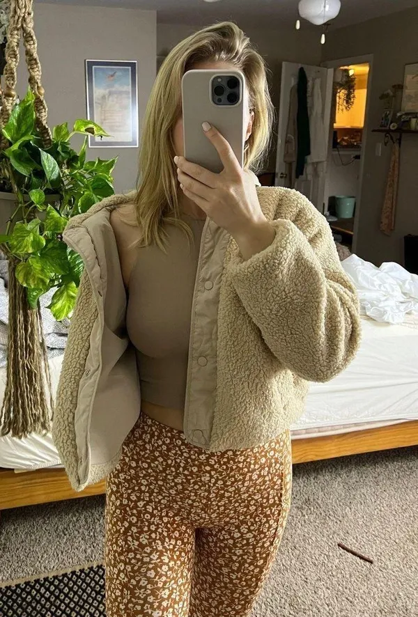 Lightweight Cropped Fleece Jacket - Image 2