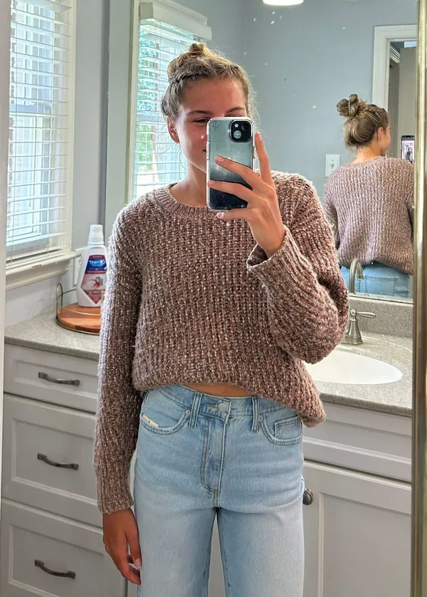 Sweater - Image 5