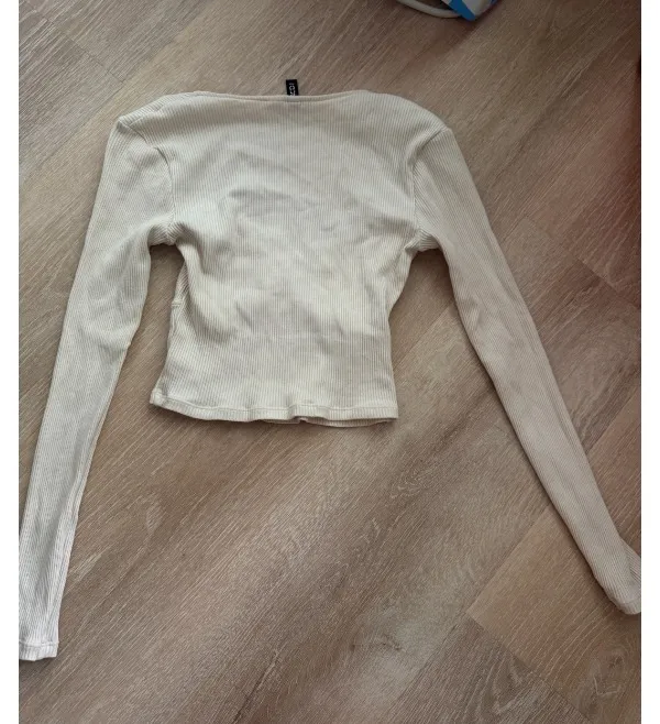 H&M Divided Cream Ribbed Sweetheart Long Sleeve Crop Top S - Image 5